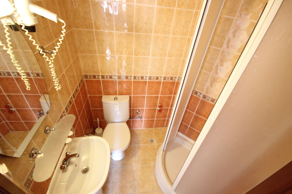 MINTA APART HOTEL 57/57