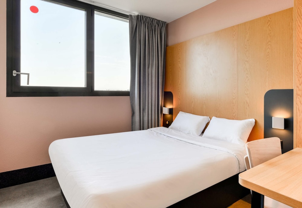 Room at B&B Hotel Montpellier Centre Le Millenaire, MONTPELLIER