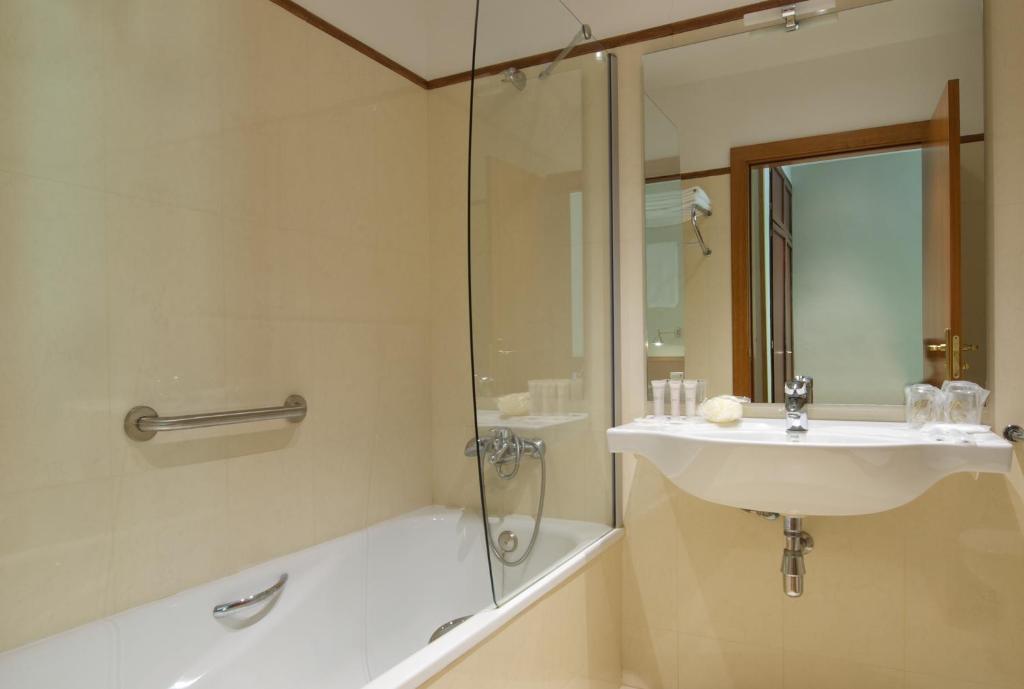 Manantial Hotel 32/33