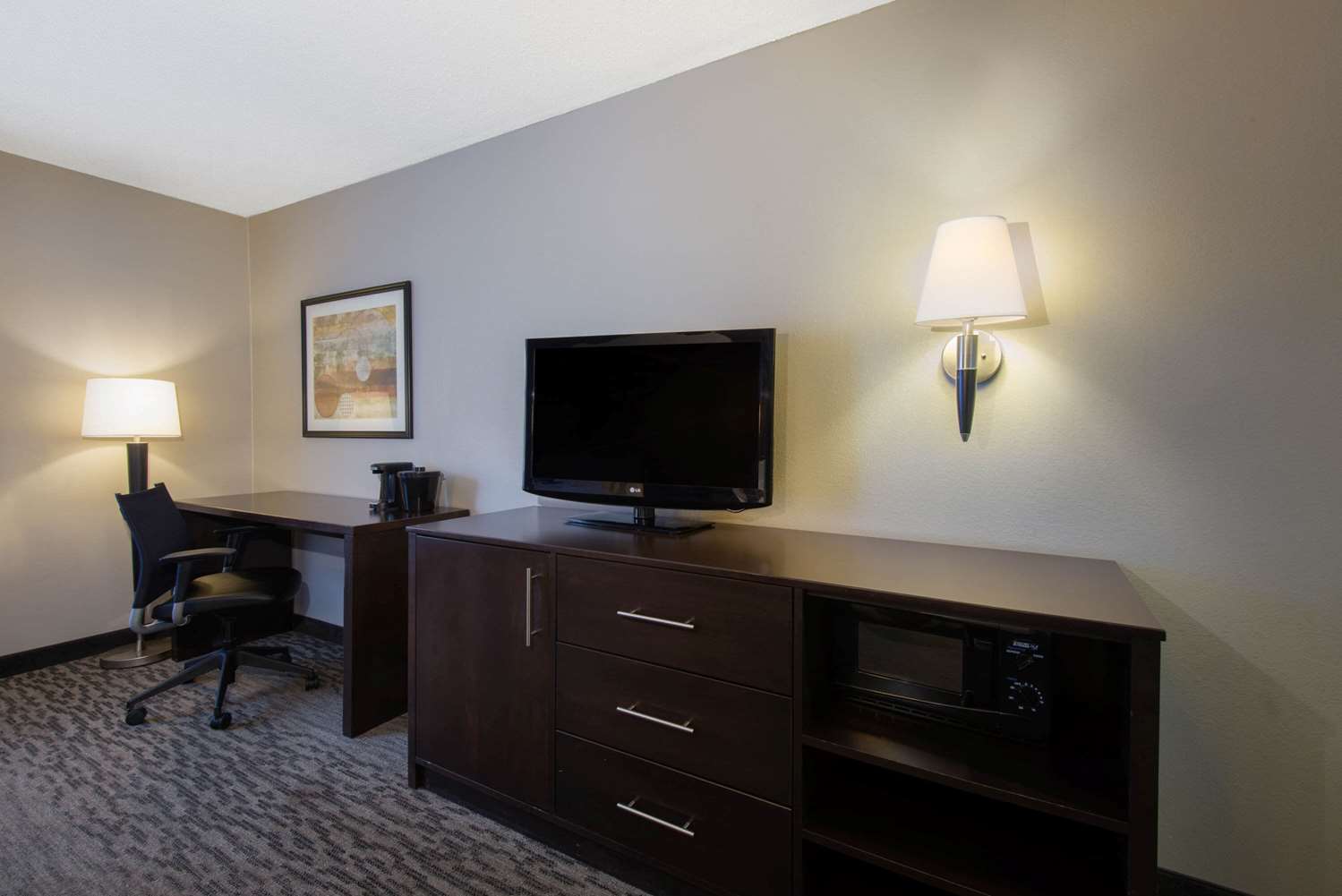 La Quinta Inn & Suites by Wyndham Erie 41/51