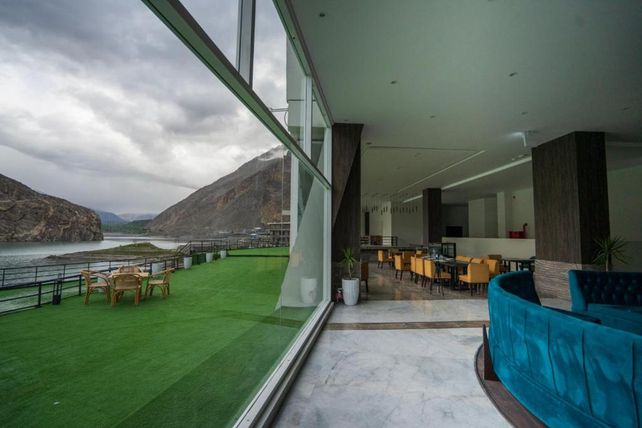 Pearl Continental Resort Attabad Lake 13/15