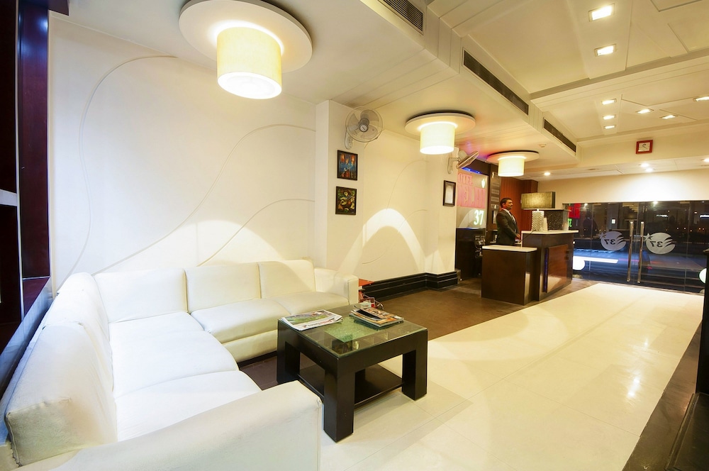 AIRPORT HOTEL DELHI 37 45/64