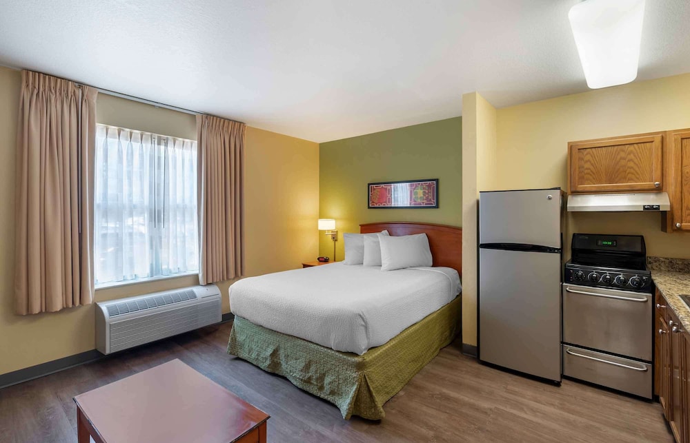 DELUXE, STUDIO, QUEEN BED
