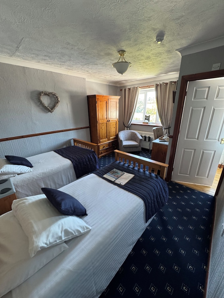 The Gower Hotel 13/35