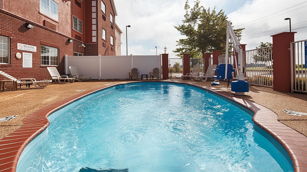 Best Western Plus Olive Branch Hotel & Suites 1/32