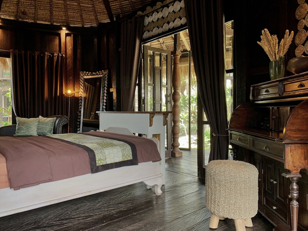 Most Exotic Beachfront Villa Keong 24/67