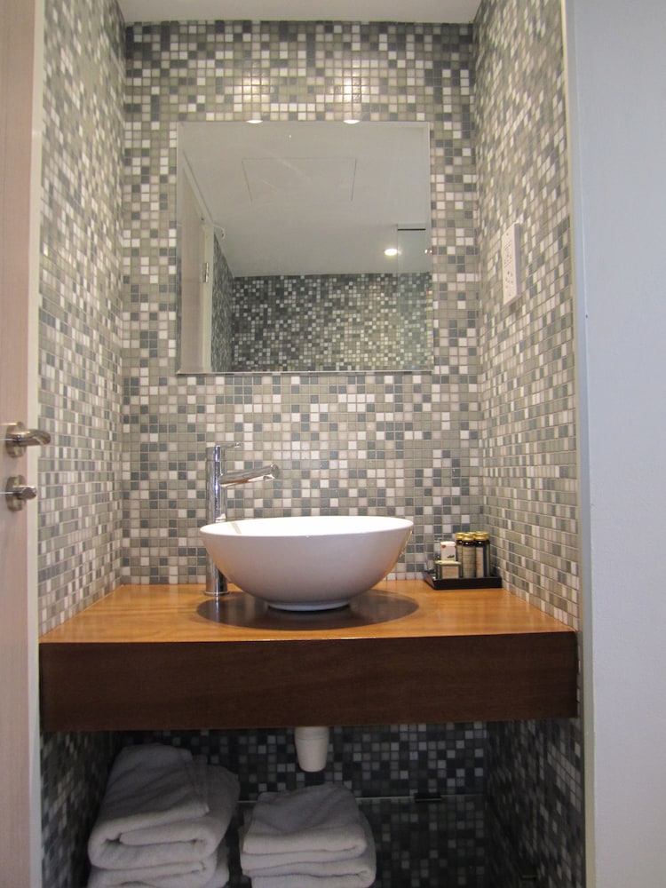 Senator Hotel Apartments - Adults Only 69/70