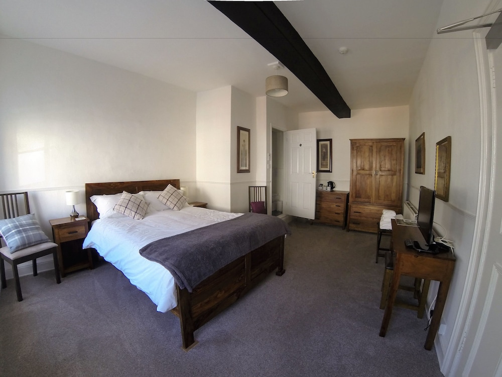 Ty Helyg Guest House 18/50