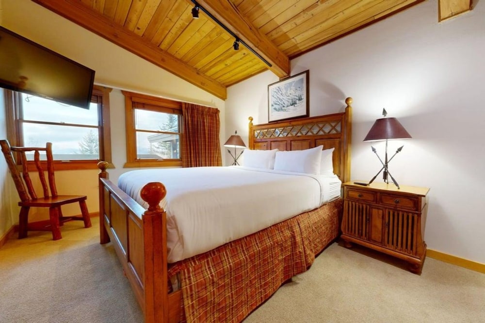 2 Bedrooms, Condo, Summit, King Bed, 3 Beds, Sofa