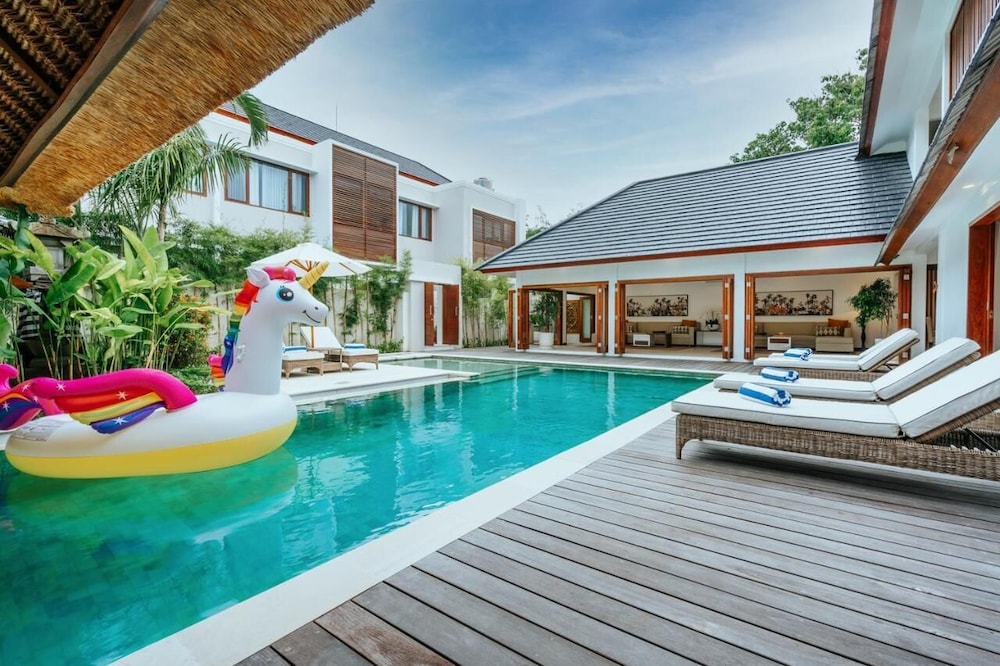 Vienna Villas Seminyak 19/20