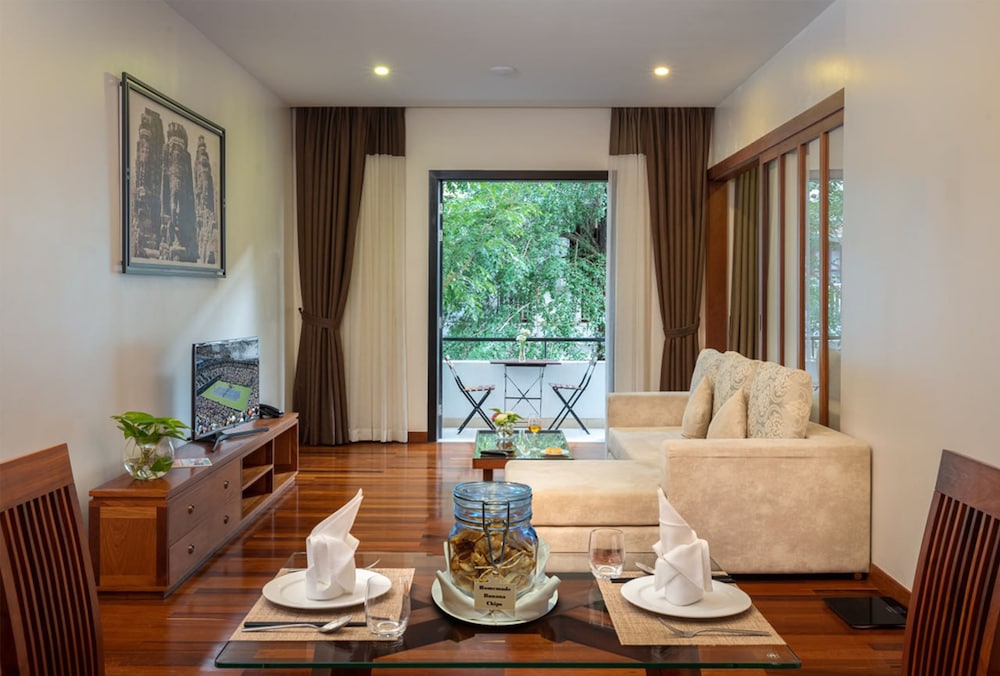 The Koulen Summit Condo 46/66