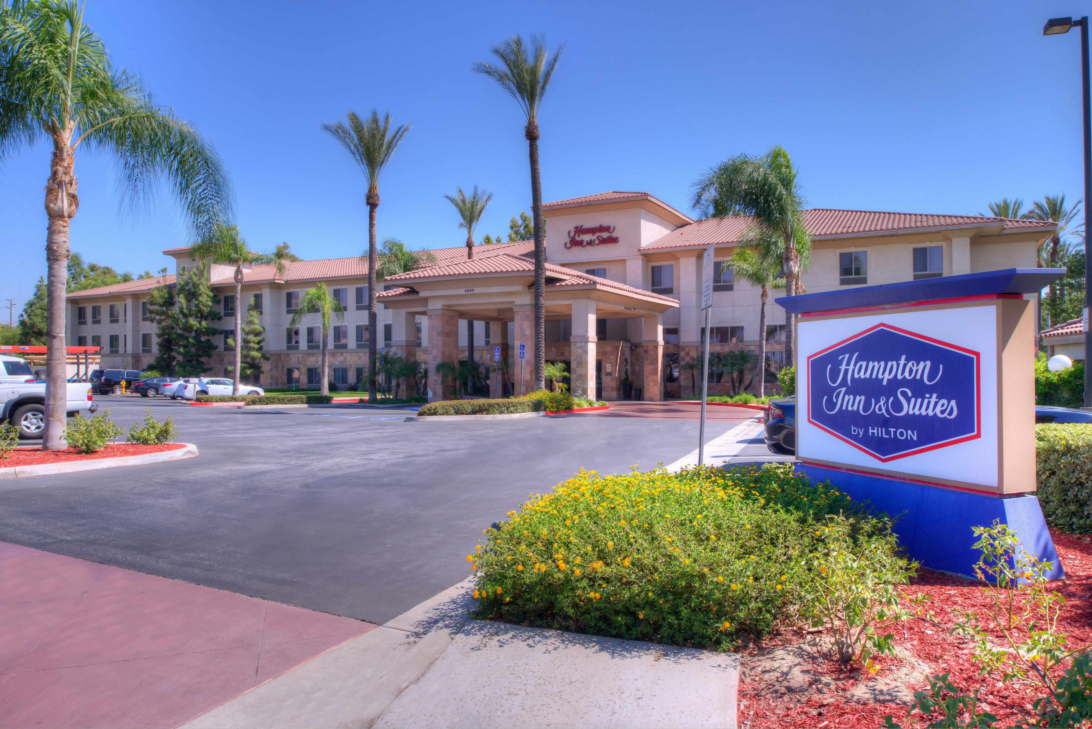 Hampton Inn Suites Ontario 57/60