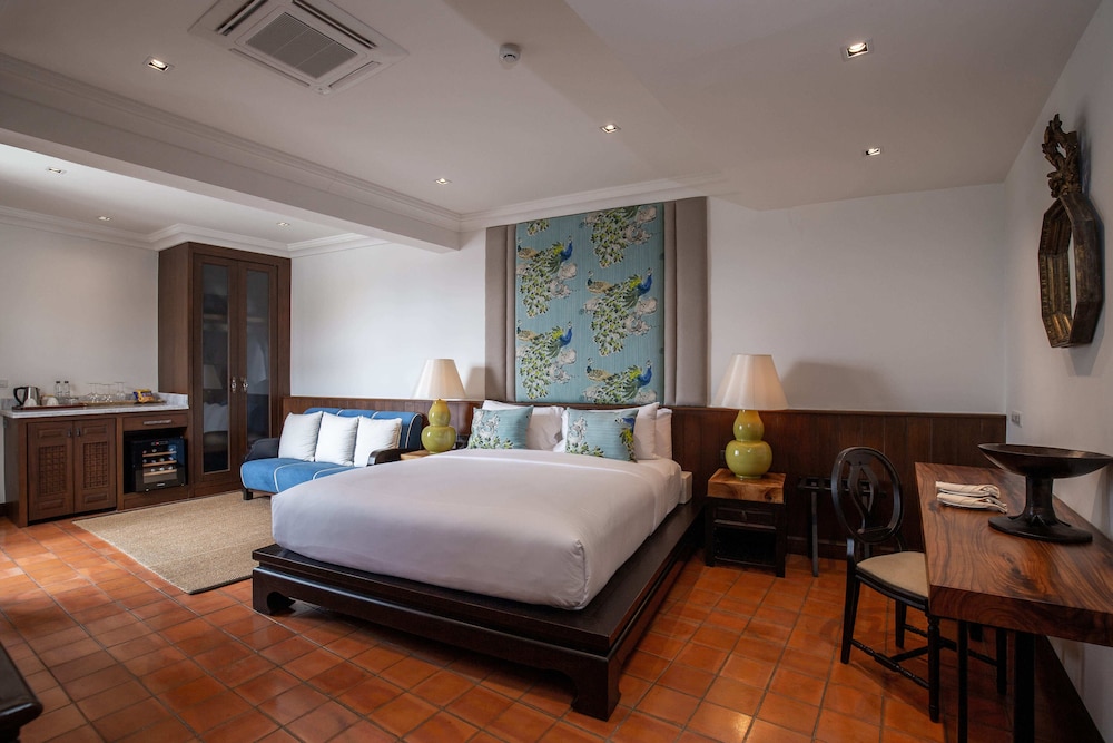 The Bridge An Eclectic Luxotel Chiangmai 20/72