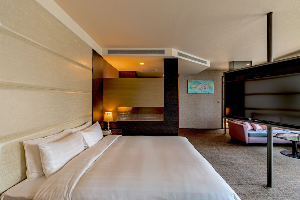 SUITE, DOUBLE BED