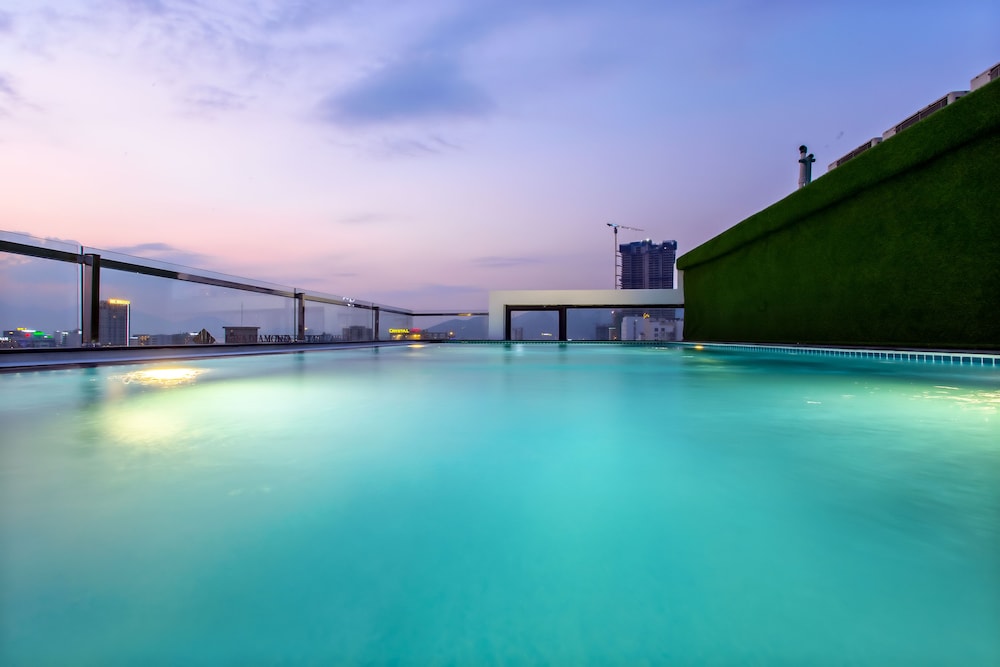 Ocean Haven Hotel 57/67