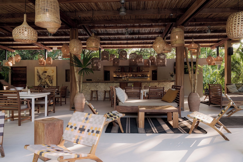 Cala Luna Boutique Hotel and Villas 71/86