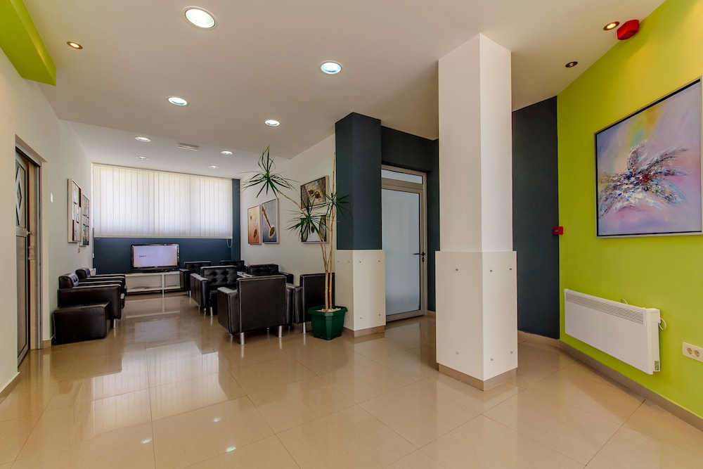 Hotel Novi 10/20
