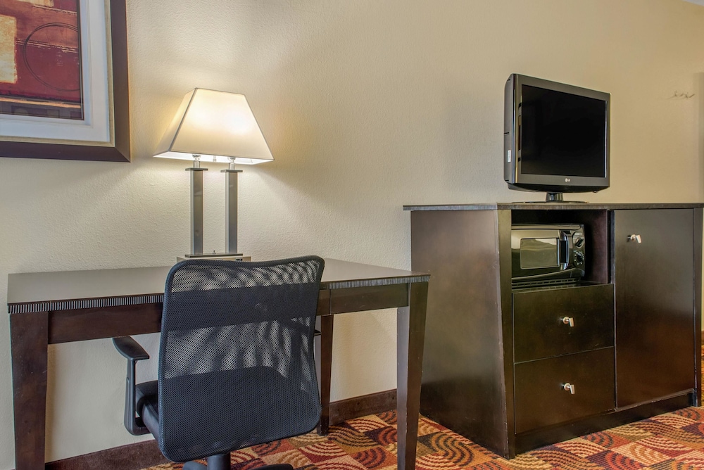 Quality Inn Bloomington Near University 39/39