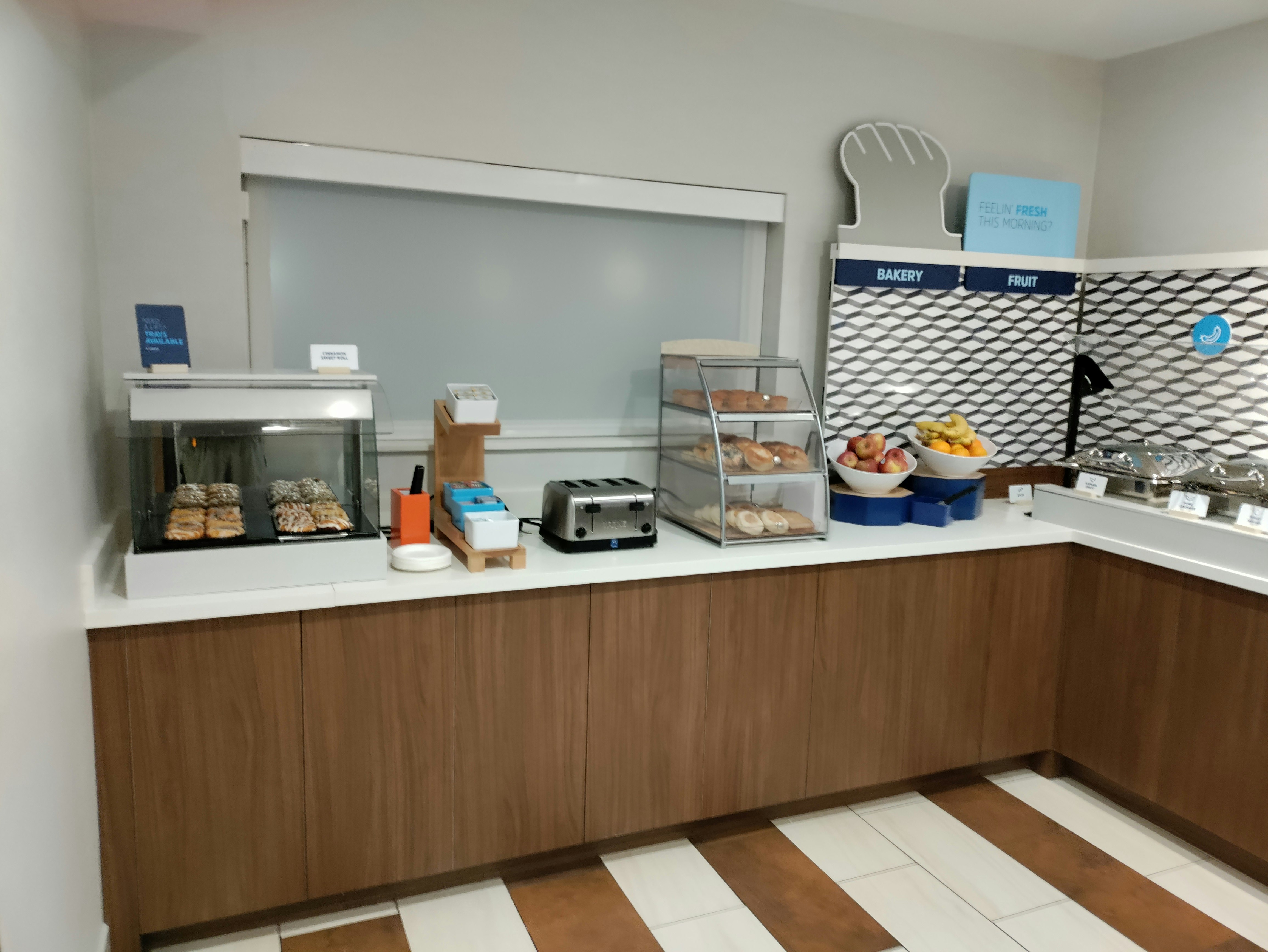 HOLIDAY INN EXPRESS NEWBERG - WINE COUNTRY 11/60
