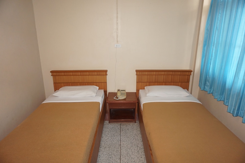 Standard, Twin Beds, with Fan