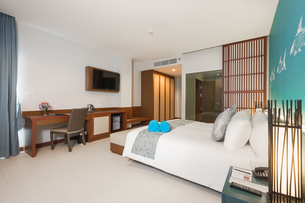 Fishermen's Harbour Urban Resort 15/50