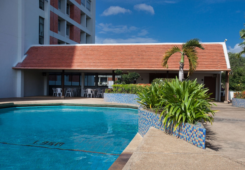 PHUKET MERLIN HOTEL 64/67