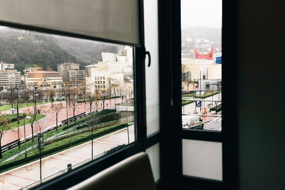 Miro Hotel 63/70