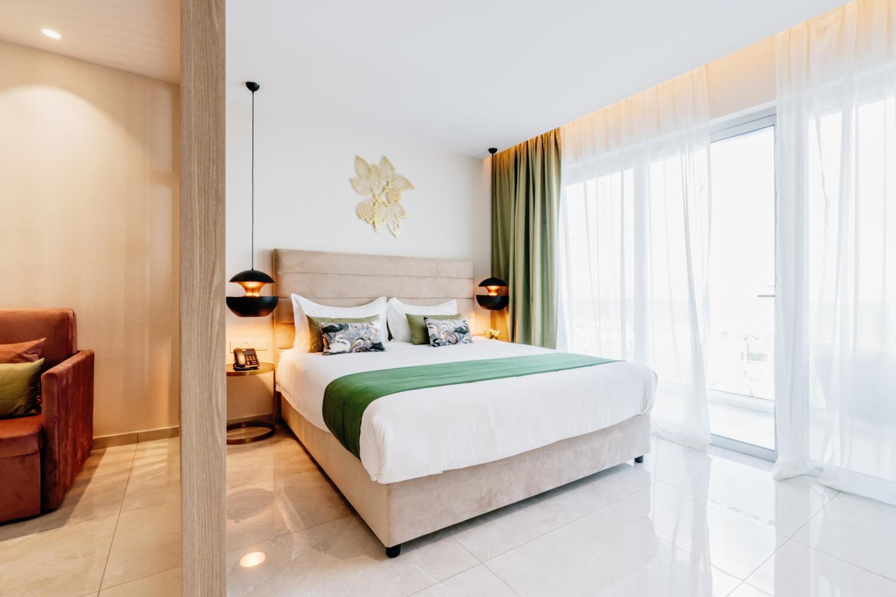 Suite, Queen Bed, Sea View