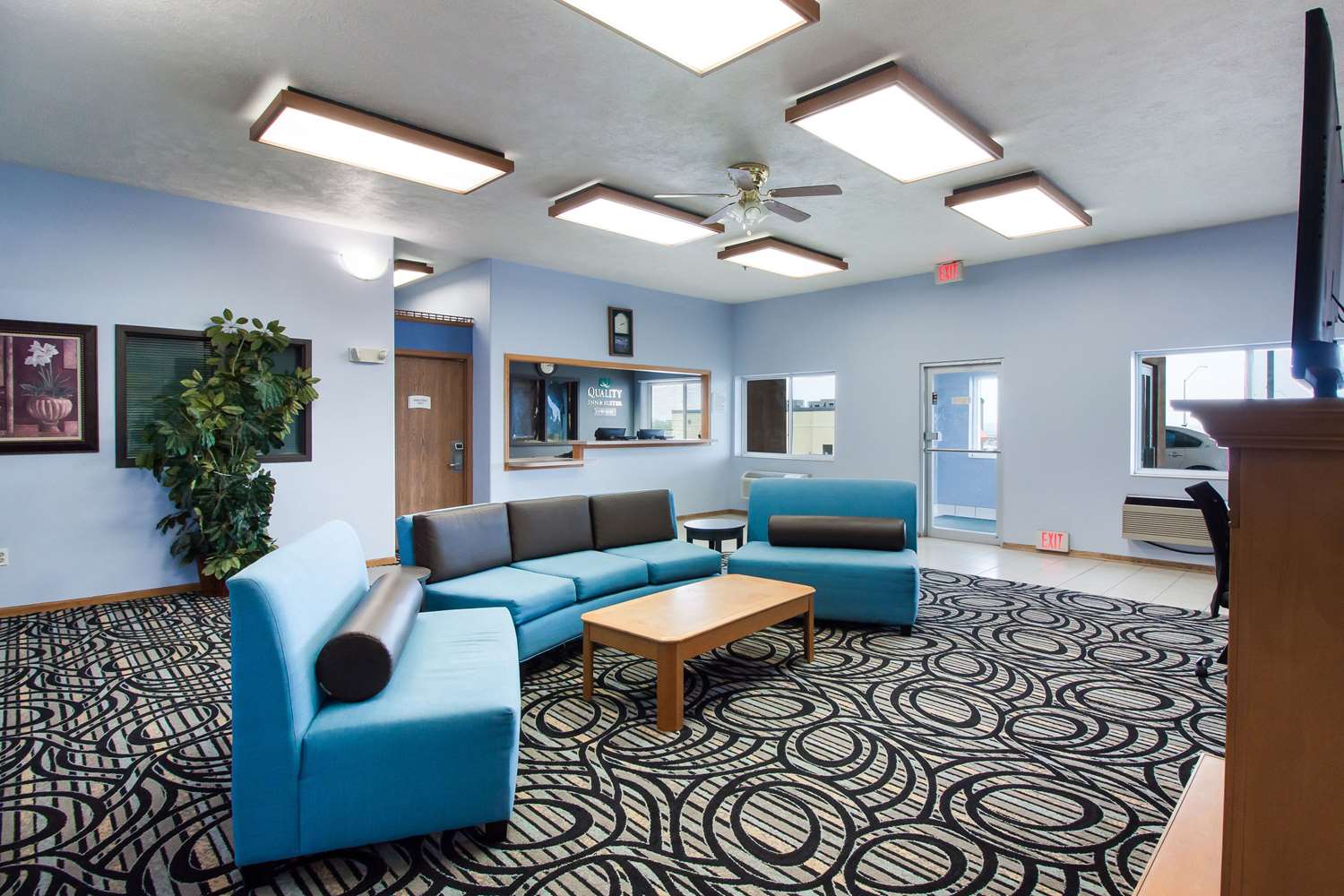 Quality Inn & Suites McCook 14/18