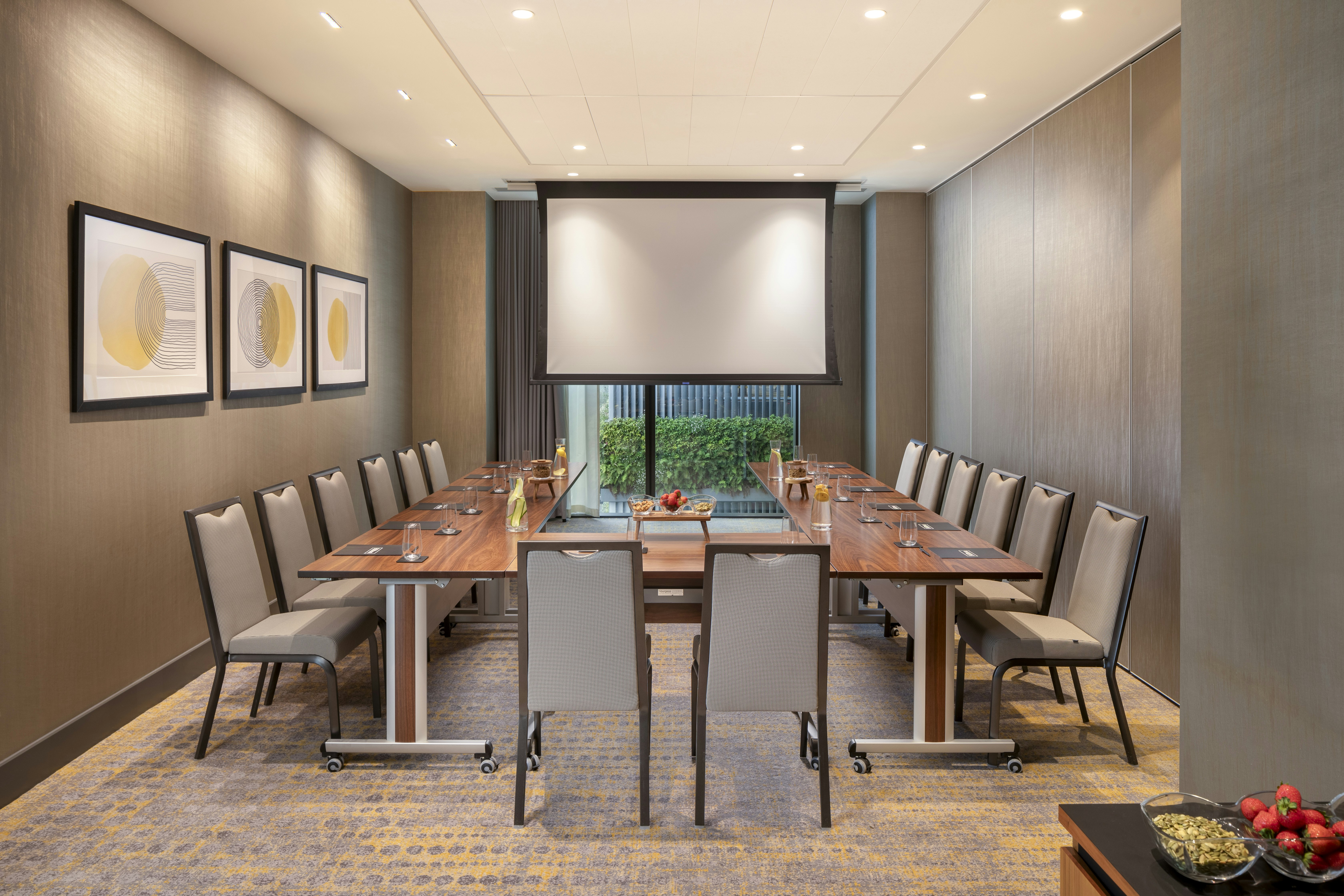 Hilton Woking 37/48