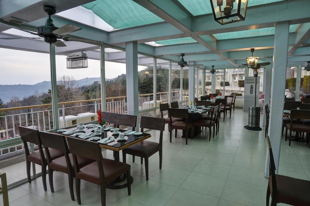 restaurant cafeteria