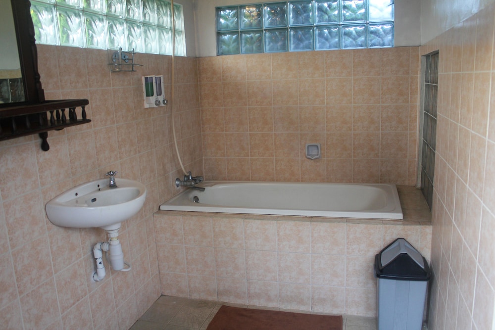 Suji Bungalow 26/66