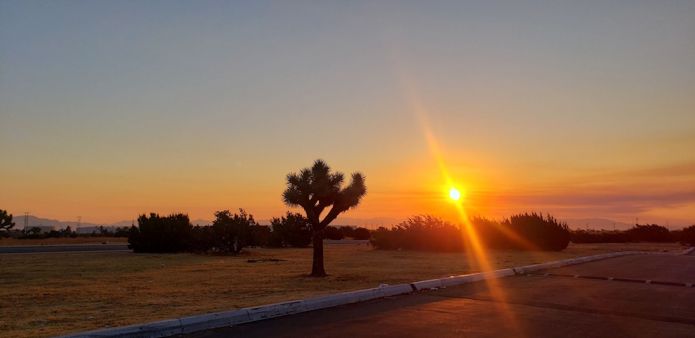 Motel6 Hesperia, CA - West Main Street - I-15 52/60
