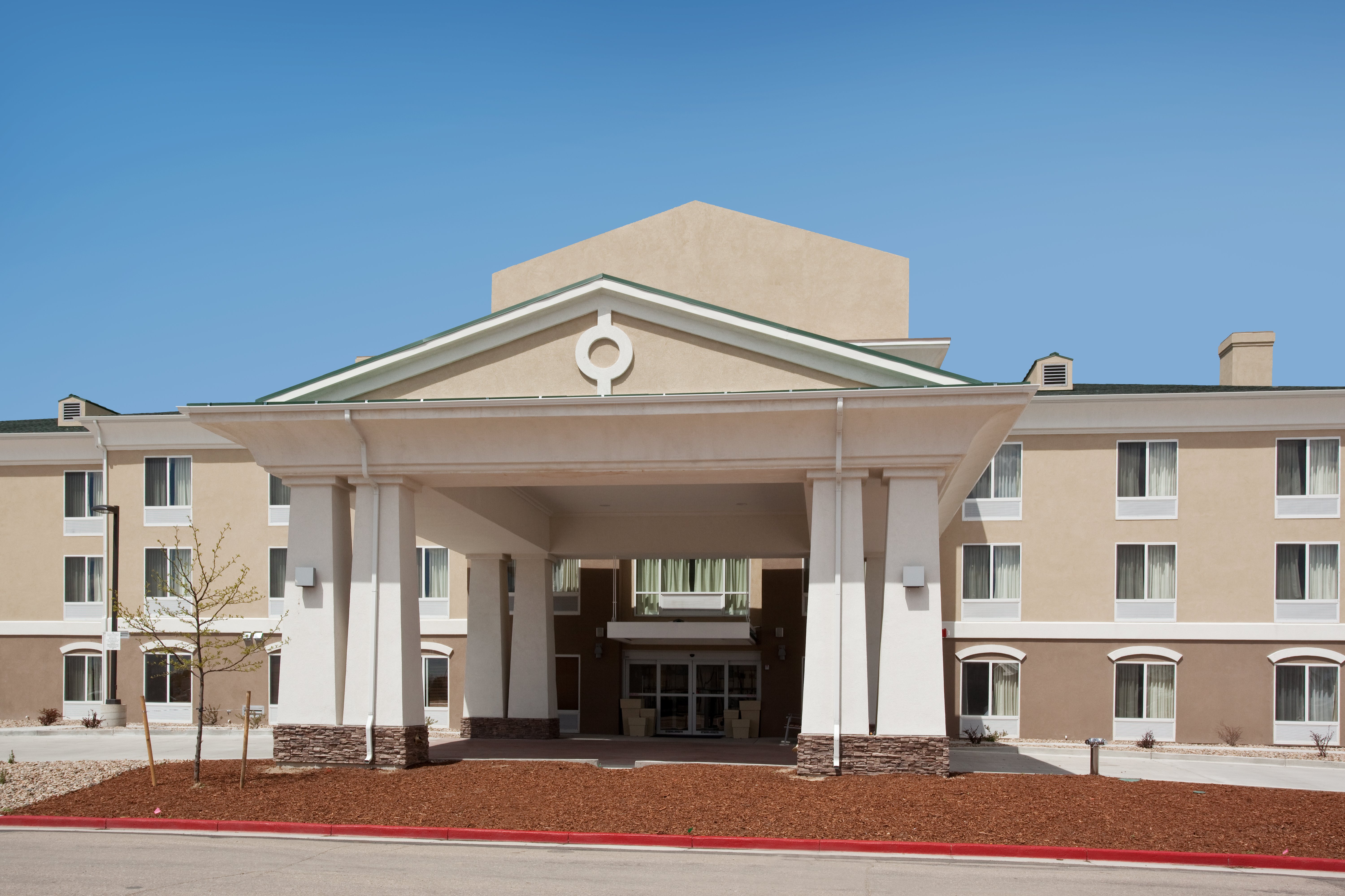 Holiday Inn Express Hotel & Suites Lamar 6/78