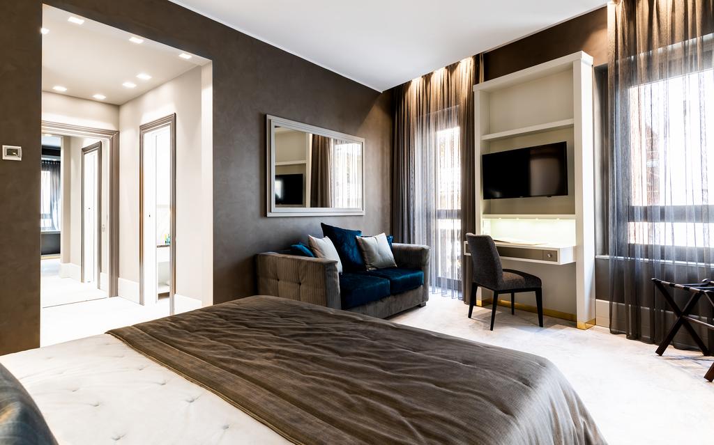 DELUXE, DOUBLE BED