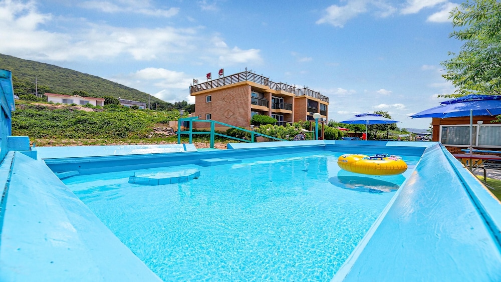 Ganghwa Badatgashimteo Pension 41/50