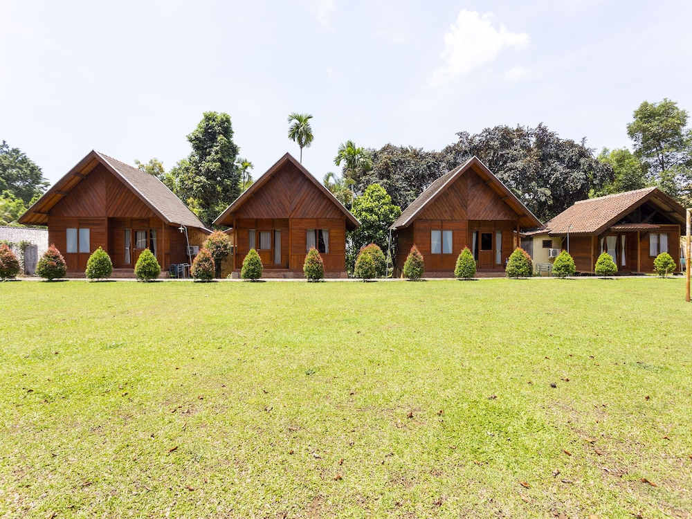 OYO 883 Pavo Resort 39/43