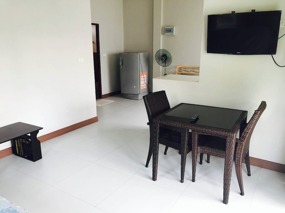 Krisada Beach Resort 35/56