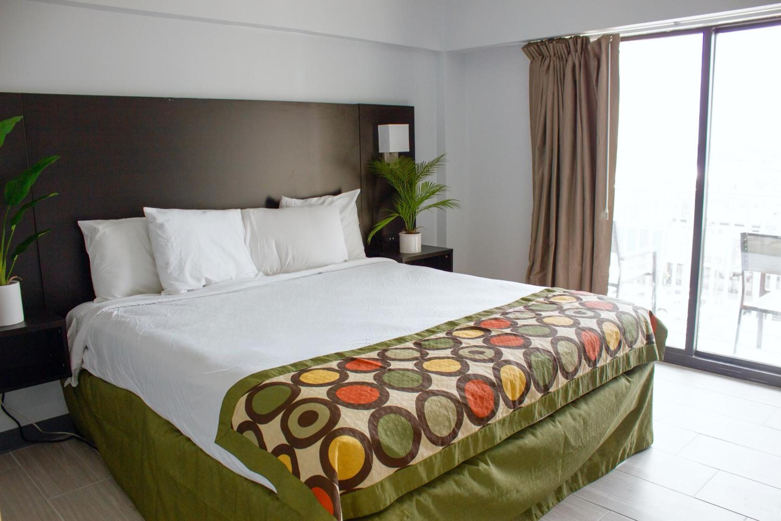 Suite, Ocean Front, Low Floor