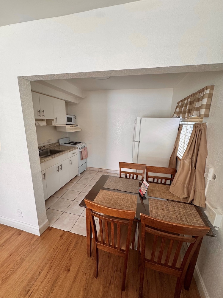 Coral Key Inn 12/71