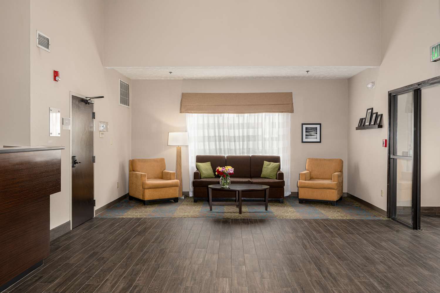 SureStay by Best Western Summerville Flowertown 16/25