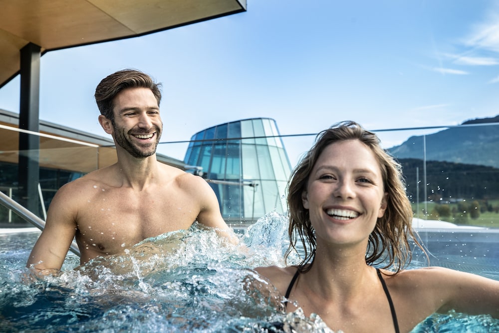 swimming pool spa