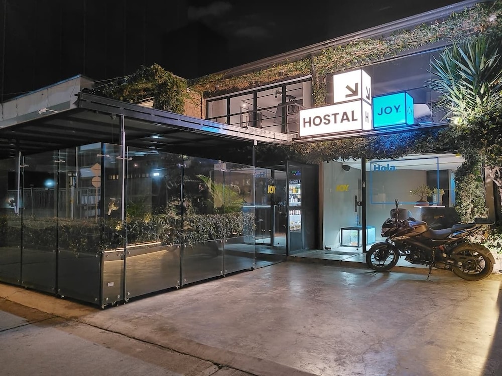 Hostel Joy Cll 85 43/47