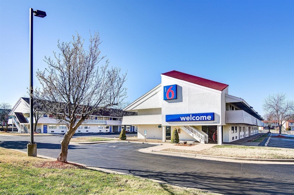 Motel6 Springfield, MO - North 49/56