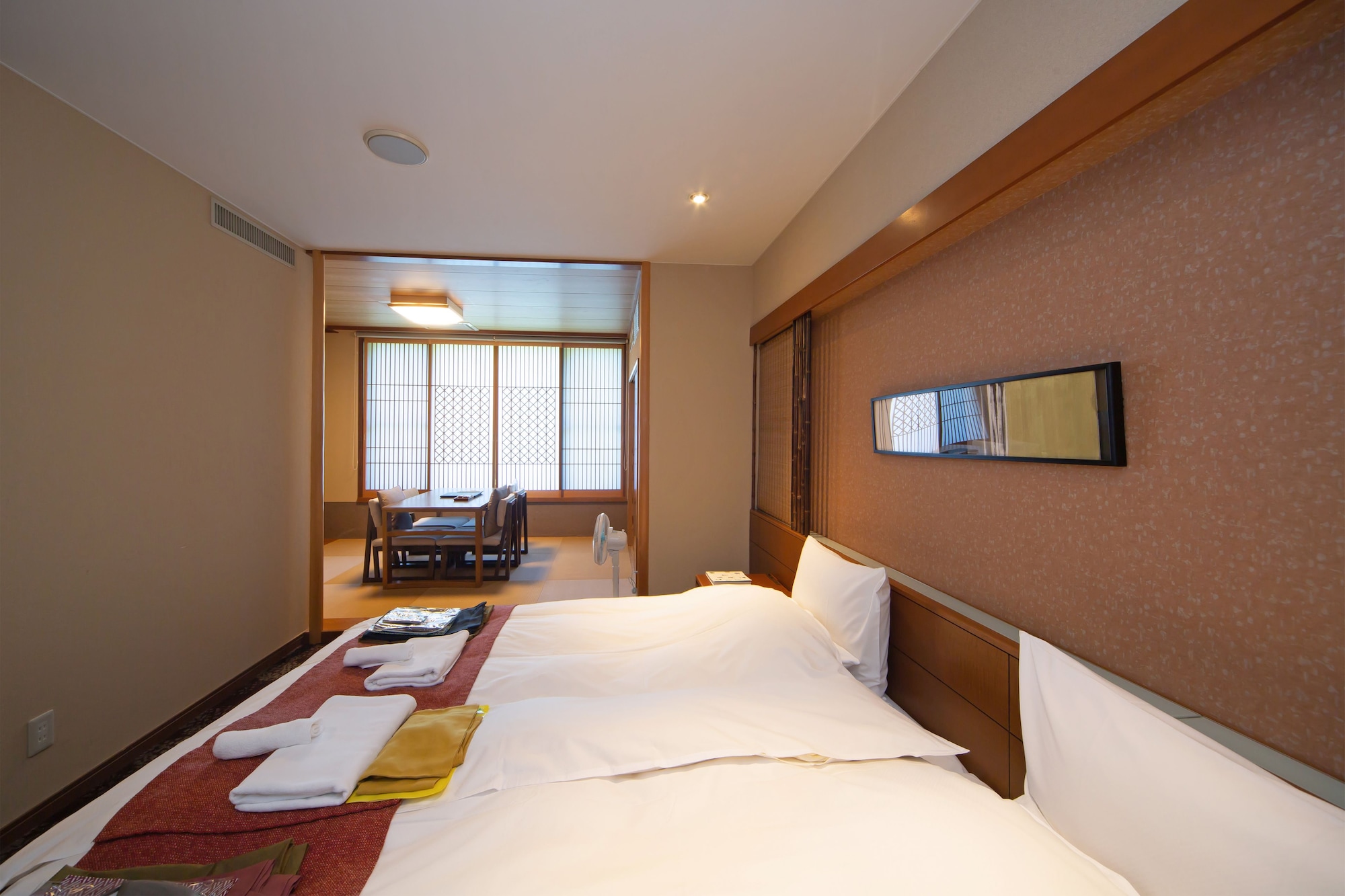 SUPERIOR, TWIN BEDS