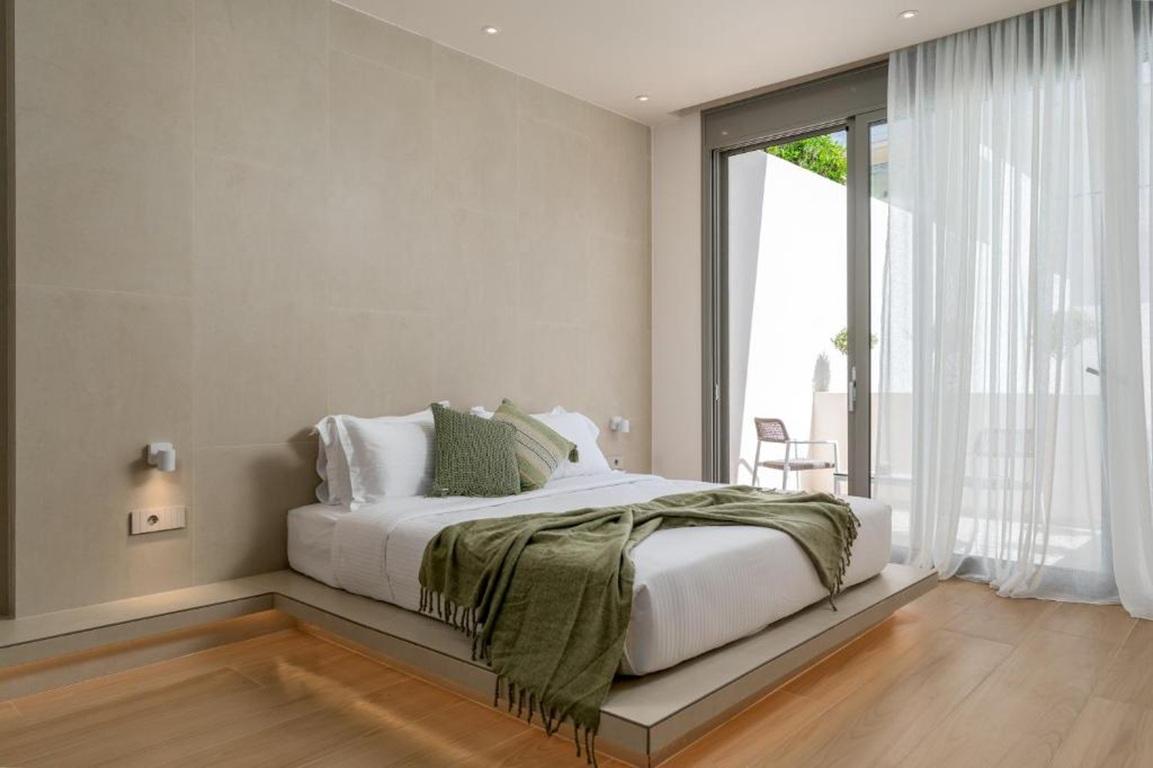 Suite, King Bed, Private Sauna, Direct Pool Access