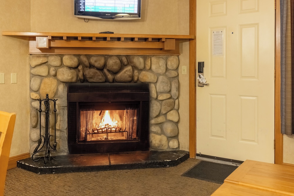 Hidden Ridge Resort 12/73