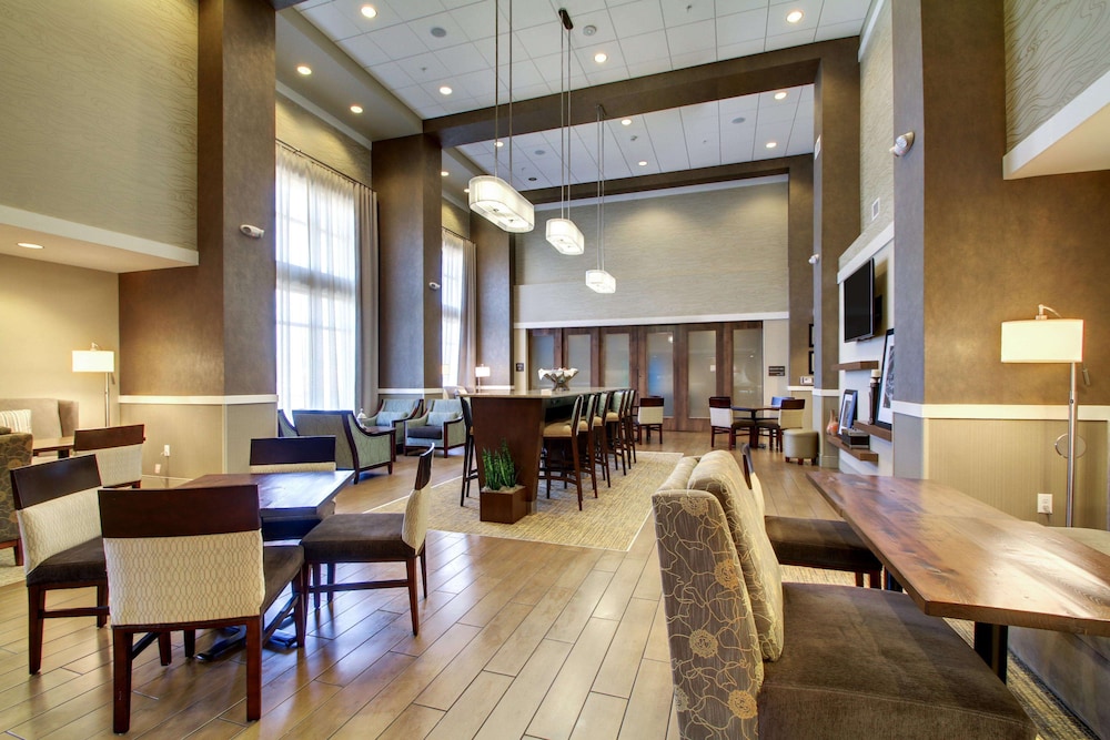 Hampton Inn & Suites Milwaukee West 55/64
