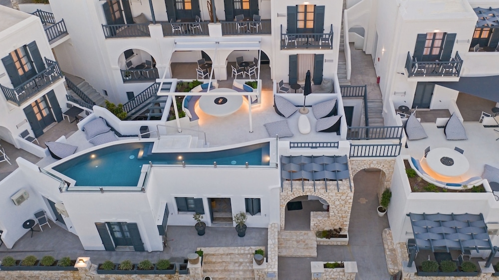 Parian Boutique Hotel 4/48