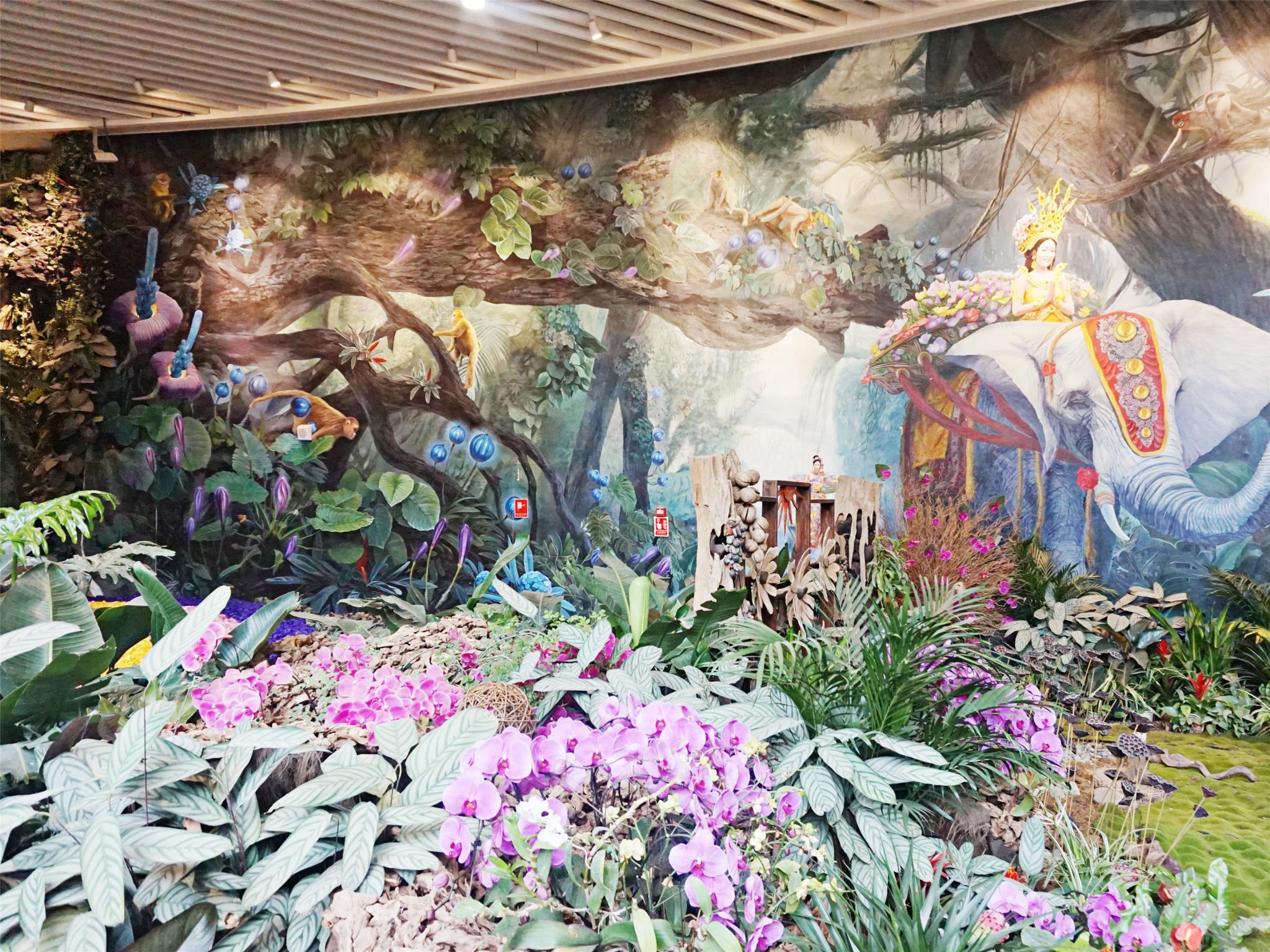 Howard Johnson by Wyndham City of Flower Hotel Kunming 51/53